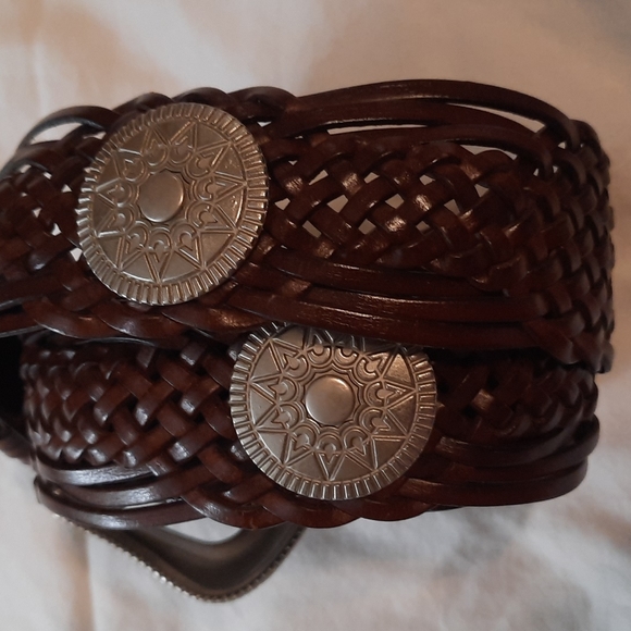 Genuine Bonded Leather weave braided belt with silver medallions s/m - Picture 4 of 8